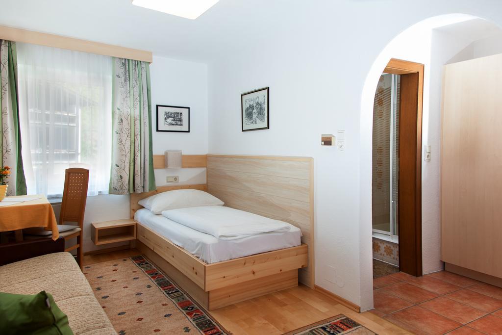 Gastehaus Frischhut Ξενοδοχείο Nassereith Εξωτερικό φωτογραφία